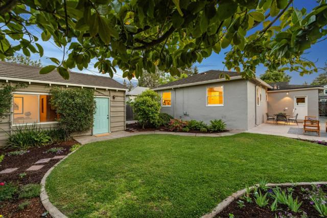 4061 Verdosa Drive, Palo Alto CA: https://media.crmls.org/mediaz/d698c097-2ff8-4bfe-9bed-11f5608d2a86.jpg