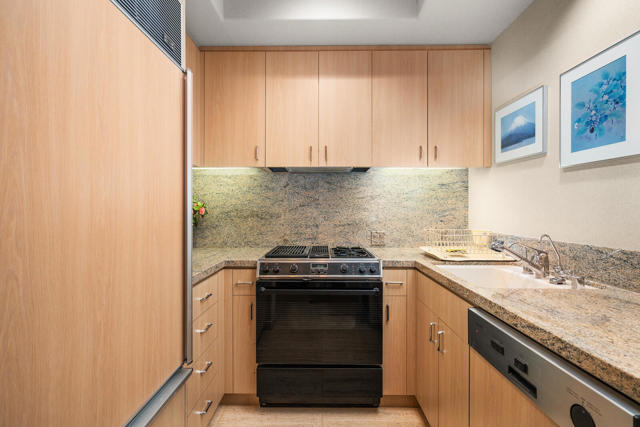 203 Kiva Drive, Palm Desert CA: https://media.crmls.org/mediaz/d6993ea4-4128-4401-a8f9-afe8215dc5b2.jpg