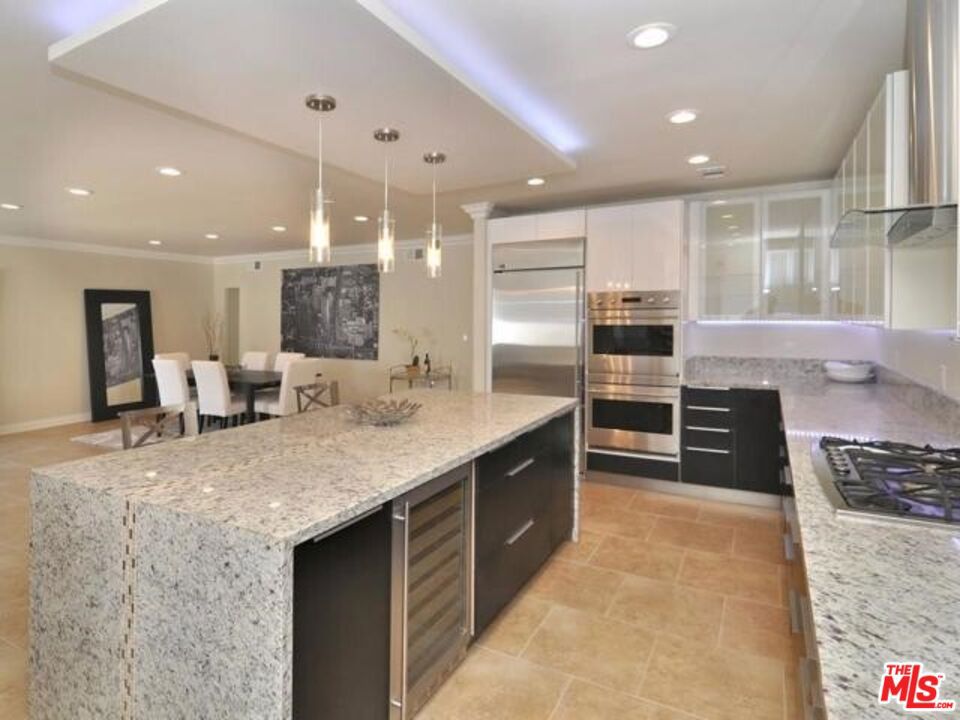 5354 Lindley Avenue #301