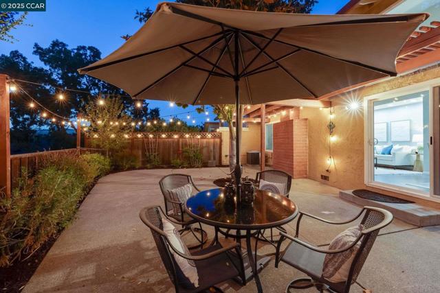 1084 Southdown Court, Walnut Creek CA: https://media.crmls.org/mediaz/d69973e2-2f1c-489b-8191-9a26b417e1fd.jpg