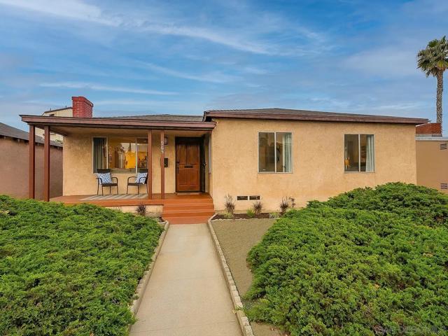 965 Rosecrans St, San Diego CA: https://media.crmls.org/mediaz/d69994a4-35bc-4d43-b2f6-11de49ba34bc.jpg