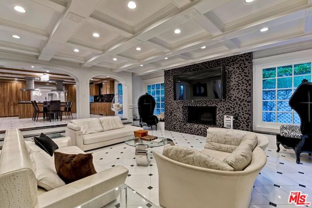 Drew Fenton | 725 N Faring Road Los Angeles CA | MLS: 7656668