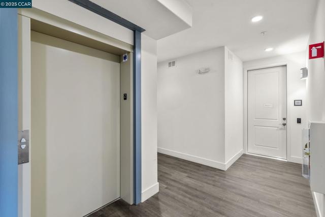 320 Riesling Ave, Milpitas CA: https://media.crmls.org/mediaz/d699d59f-0259-4310-b8e1-c0c5f05bc543.jpg