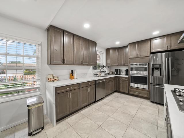 Detail Gallery Image 12 of 49 For 1562 Richandave Ave, El Cajon,  CA 92019 - 4 Beds | 2/1 Baths