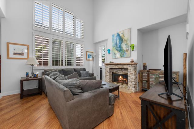 210 Belflora Way, Oceanside CA: https://media.crmls.org/mediaz/d69a9cd7-cb6a-4364-bec9-9052732ce6a3.jpg