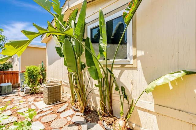 812 W Clover Road, Tracy CA: https://media.crmls.org/mediaz/d69ae430-9c89-457c-a05e-5cc37a44521a.jpg