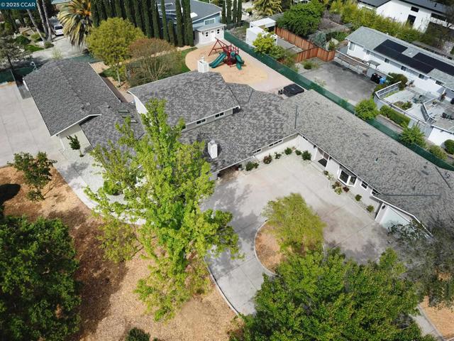 2200 Tice Valley Blvd +3BR ADU, Walnut Creek CA: https://media.crmls.org/mediaz/d69b2ec6-8bf0-4f4e-acaf-e70866d94ea7.jpg