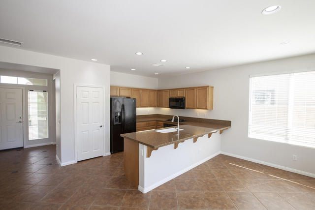 81237 Red Rock Road, La Quinta CA: https://media.crmls.org/mediaz/d69bb58b-44a4-446a-b5a5-0112b7b095a3.jpg