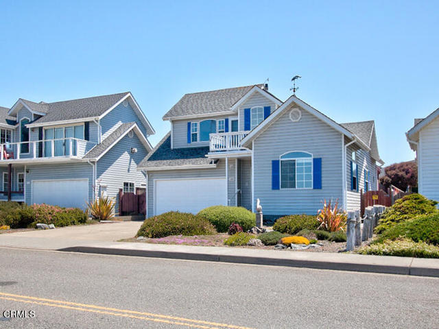 924 Glass Beach Drive, Fort Bragg CA: https://media.crmls.org/mediaz/d69c8d39-a2cd-4cc2-8706-316568758cf6.jpg