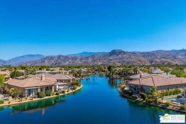 109 Shoreline Drive, Rancho Mirage CA: https://media.crmls.org/mediaz/d69cd4ec-52a3-4290-8620-dae991e03614.jpg