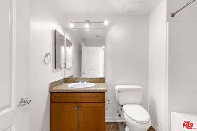 629 Traction Avenue, Los Angeles CA: https://media.crmls.org/mediaz/d69cd4ed-965f-4d0f-a268-b1c7877904de.jpg