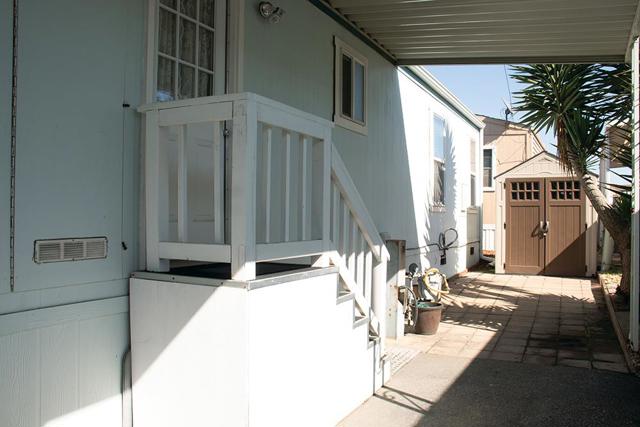 55 San Juan Grade Road, Salinas CA: https://media.crmls.org/mediaz/d69cdc2d-2004-4123-aea4-92db5bd06fcd.jpg