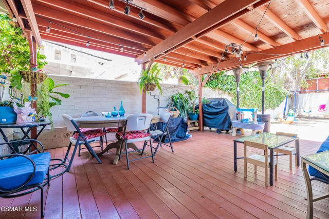 5924 Fairfax Avenue, Los Angeles CA: https://media.crmls.org/mediaz/d69cdf1a-6393-4833-9938-b50701e3feab.jpg
