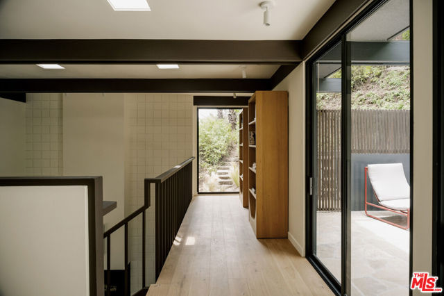 5649 Valley Oak Drive, Los Angeles CA: https://media.crmls.org/mediaz/d69ceeb8-9a80-47f1-8fe7-768894a2bb7a.jpg