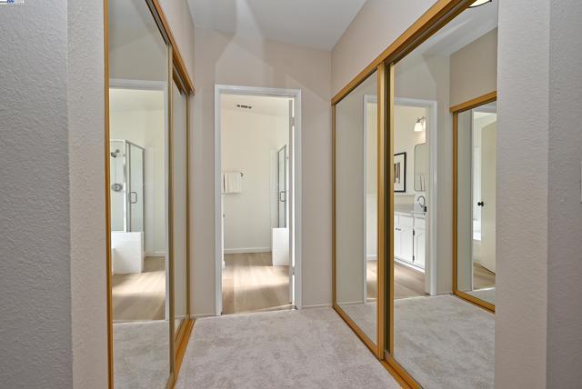28111 Ziele Creek Dr, Hayward CA: https://media.crmls.org/mediaz/d69df83e-7705-4d3b-ba16-fa7eeeec2a9f.jpg