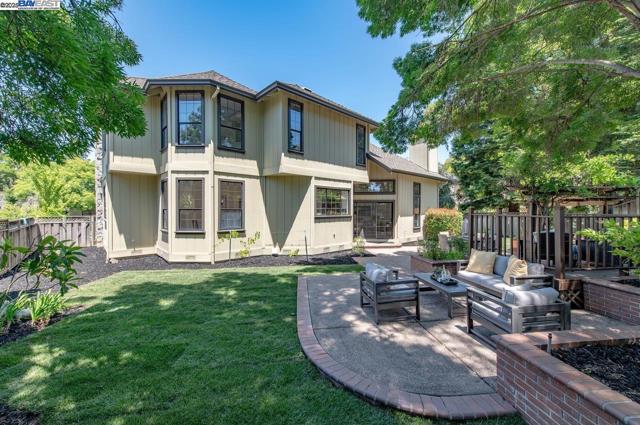 942 Finovino Ct, Pleasanton CA: https://media.crmls.org/mediaz/d69e8522-af6d-4cfa-a0c7-4e6624906290.jpg