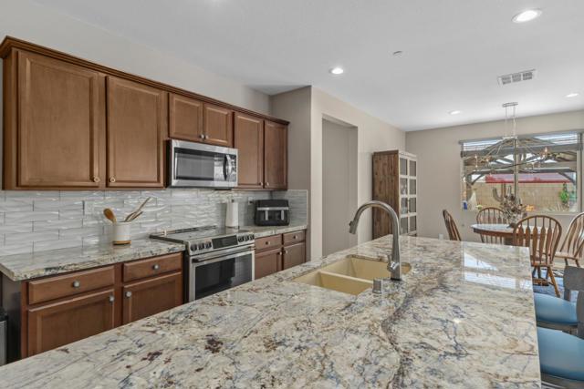 33039 Saint Emilion Court, Winchester CA: https://media.crmls.org/mediaz/d69f0828-2e29-4b32-b76e-720c5a9869a3.jpg