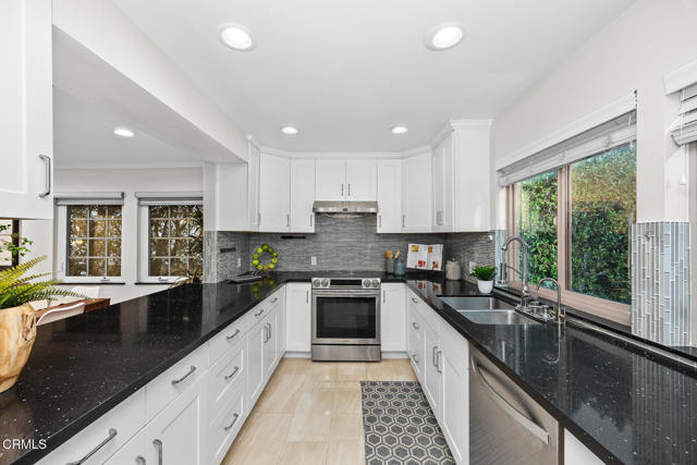 Detail Gallery Image 17 of 55 For 1832 Bushnell Ave, South Pasadena,  CA 91030 - 3 Beds | 2/1 Baths