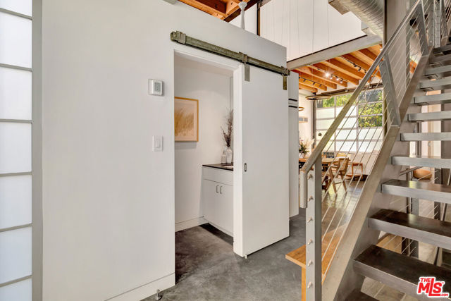 25 Brooks Avenue, Venice CA: https://media.crmls.org/mediaz/d69f8462-7196-41df-af1f-e0040e070e0c.jpg