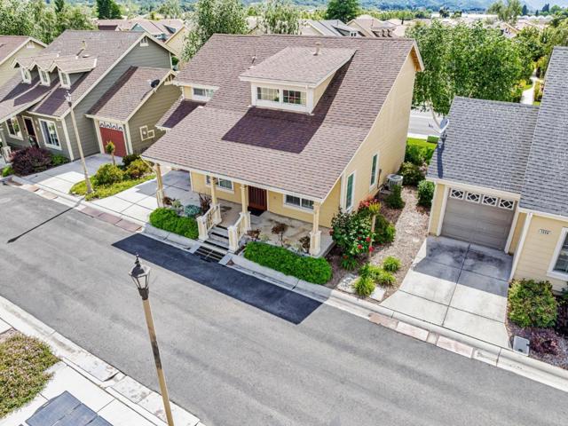 1554 Rosette Way, Gilroy CA: https://media.crmls.org/mediaz/d6a08c06-397c-4aae-b354-bf0089d2ee62.jpg