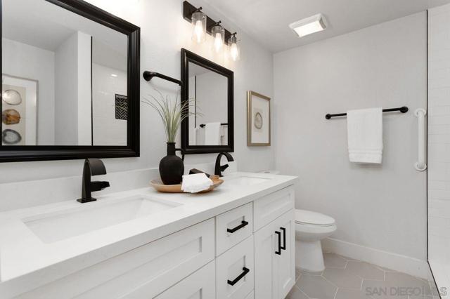 3630 Vista Campana S 6, Oceanside CA: https://media.crmls.org/mediaz/d6a16811-5e19-4852-bd81-c9392b5b784b.jpg