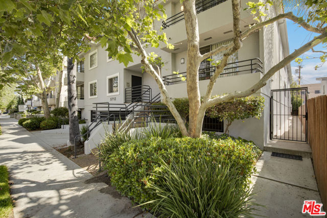 Image 4 of 21 For 5712 Camellia Avenue