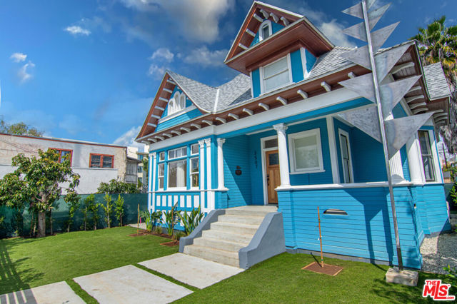 2507 E 1st Street, Los Angeles CA: https://media.crmls.org/mediaz/d6a29cfc-d455-43e8-a003-7272ba954e13.jpg