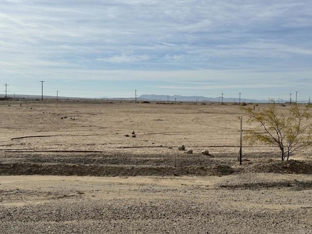 Detail Gallery Image 4 of 6 For 1102 Stanford Ave, Salton City,  CA 92274 - – Beds | – Baths