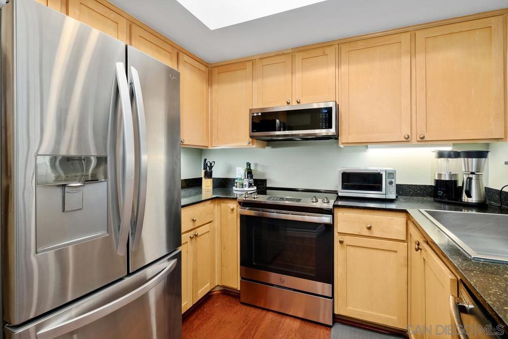 2400 Fifth Ave - photo 6