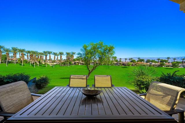 416 Desert Holly Drive, Palm Desert CA: https://media.crmls.org/mediaz/d6a361a7-98f4-4b74-9dfe-8865579fe315.jpg