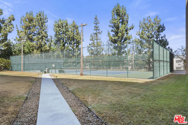 100 S Doheny Drive, Los Angeles CA: https://media.crmls.org/mediaz/d6a361f9-f7a1-4c30-8f0a-7a0f44033e11.jpg