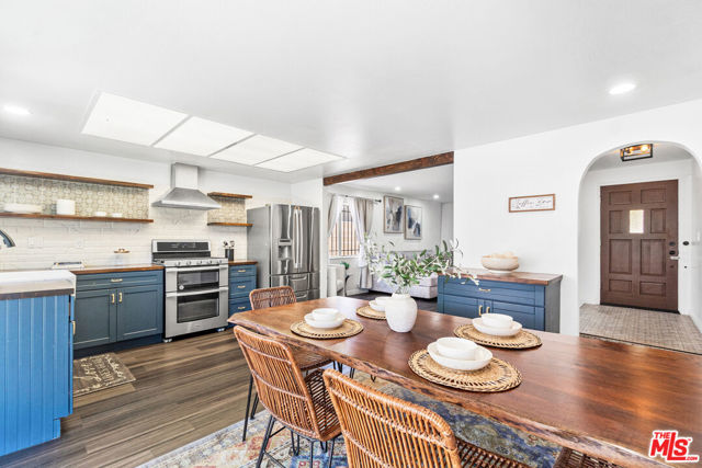 24613 Neptune Avenue, Carson CA: https://media.crmls.org/mediaz/d6a4b5fe-28b7-4cd5-98ee-bee9cb33183d.jpg