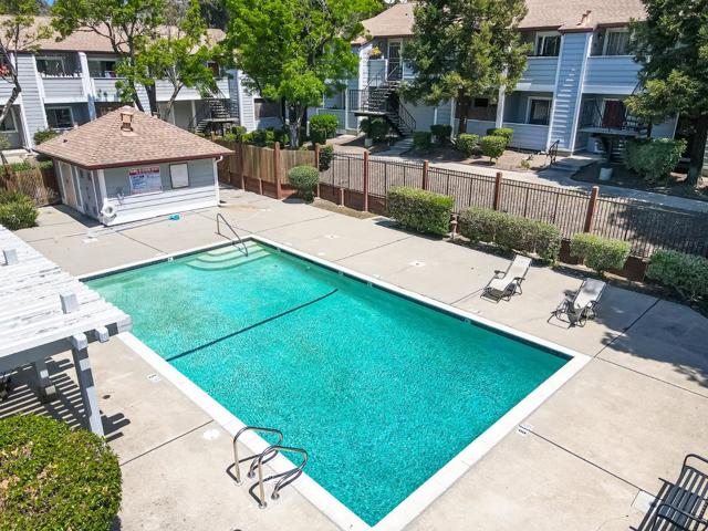 29629 Mountain Oak Court, Hayward CA: https://media.crmls.org/mediaz/d6a5c0aa-1184-4ed4-9b3d-10f81e92626b.jpg