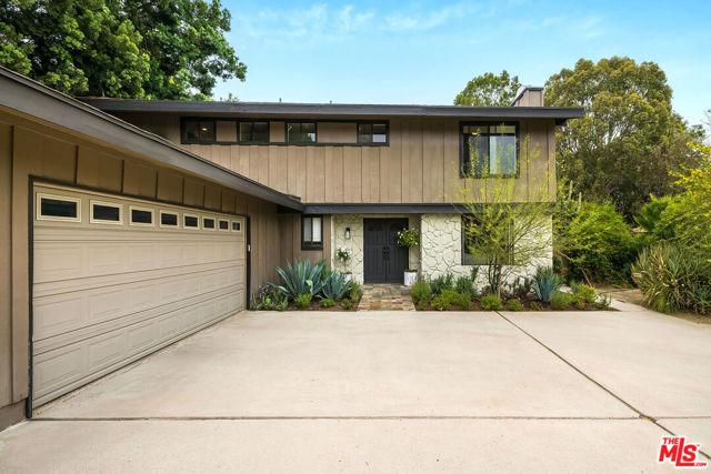 24417 Clipstone Street photo 3