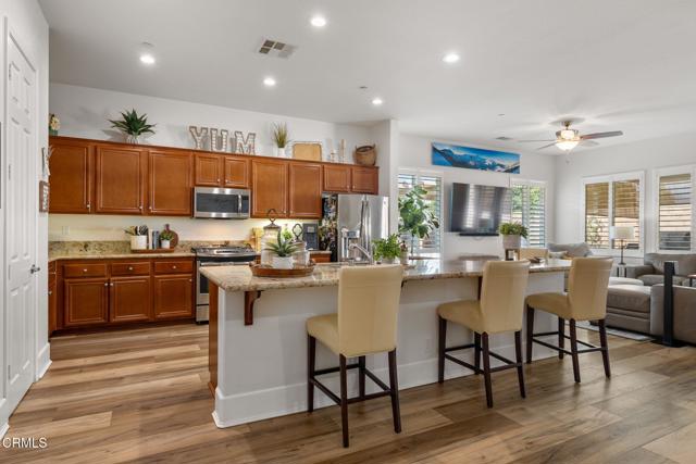 Detail Gallery Image 14 of 53 For 9700 Kingsport Pl, Bakersfield,  CA 93306 - 2 Beds | 2/1 Baths