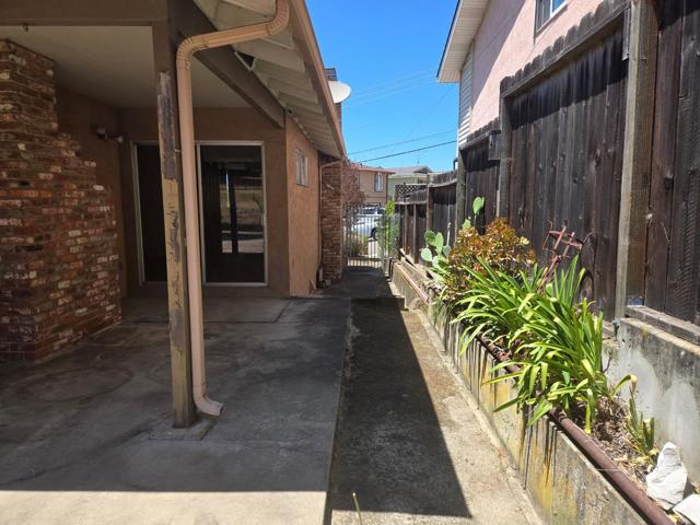 2847 Ralston Way, Hayward CA: https://media.crmls.org/mediaz/d6a7015c-a27e-4ca1-b657-713ec10cc982.jpg