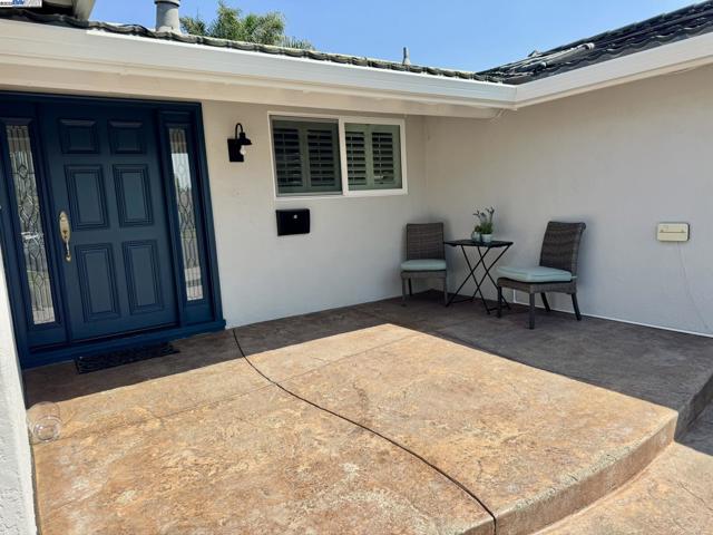 4955 Swindon Pl, Newark CA: https://media.crmls.org/mediaz/d6a81bc4-c14b-4477-8e8e-2b3c100f408f.jpg