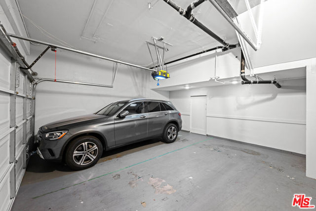 4800 La Villa Marina, Marina del Rey CA: https://media.crmls.org/mediaz/d6a84ed6-0465-4f83-8d5a-97bca8479e6f.jpg