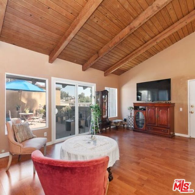 18350 Hatteras Street, 262 photo 7