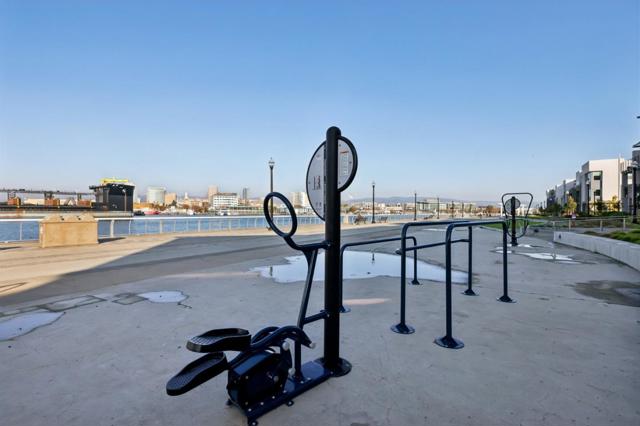 473 Sentinel Drive, Alameda CA: https://media.crmls.org/mediaz/d6a892d4-d7fa-4d61-ac5b-0bef30b82989.jpg