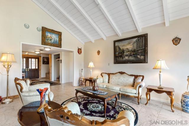 732 Hamilton Lane, Fallbrook CA: https://media.crmls.org/mediaz/d6a8dcc4-2f91-4612-8ed8-067fcca5a061.jpg