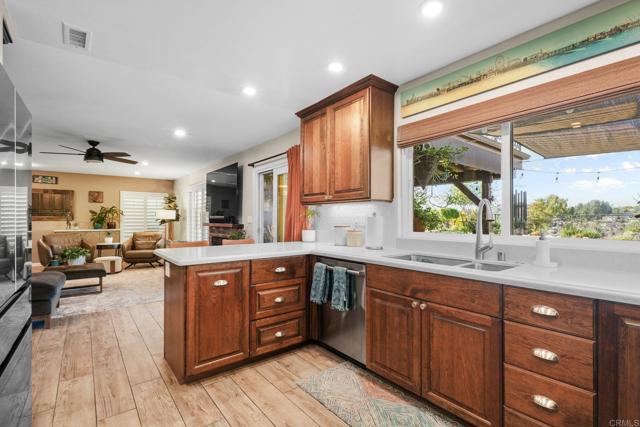 Image 8 of 47 For 3818 Via Escuda