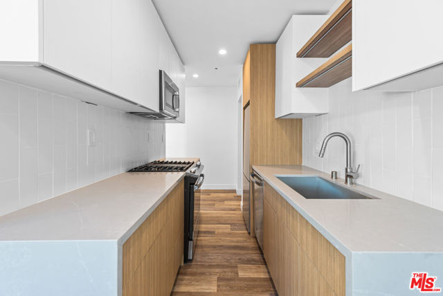 1563 Gordon Street, Los Angeles CA: https://media.crmls.org/mediaz/d6a9408b-9e22-46ac-a66f-92eb1ac8ba90.jpg