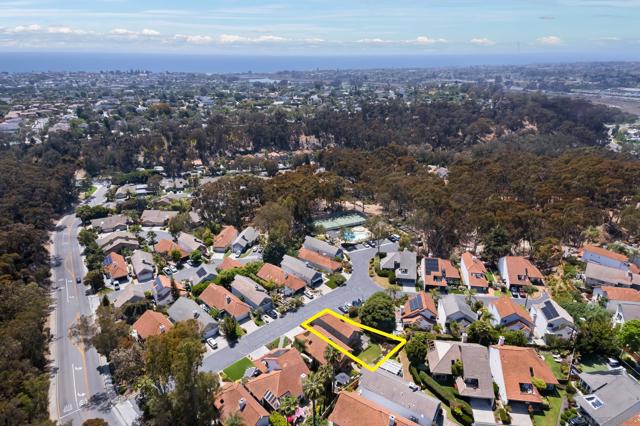 2818 Forest View Way, Carlsbad CA: https://media.crmls.org/mediaz/d6a974b6-d1f9-48bf-8e43-88835bc2f318.jpg