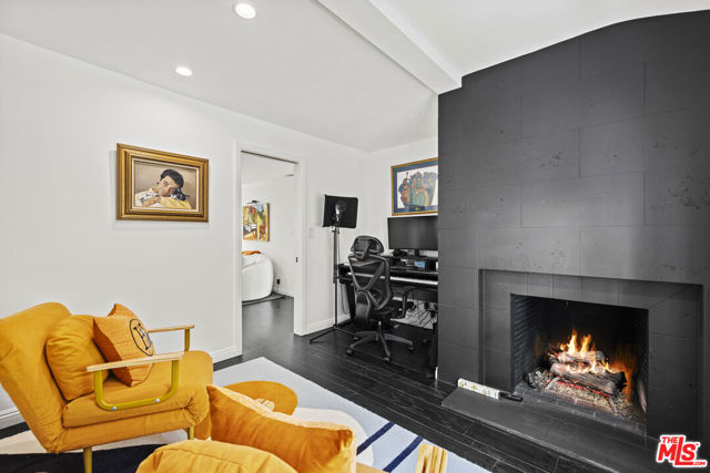 1348 Miller Drive, West Hollywood CA: https://media.crmls.org/mediaz/d6aa4ad8-cf52-4644-9e2f-812bedbadea0.jpg