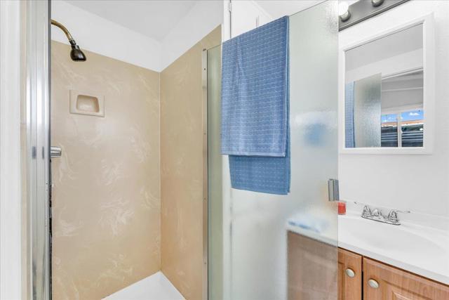 27837 Ormond Avenue, Hayward CA: https://media.crmls.org/mediaz/d6aa55fc-d99c-4706-bb95-6221b815e487.jpg