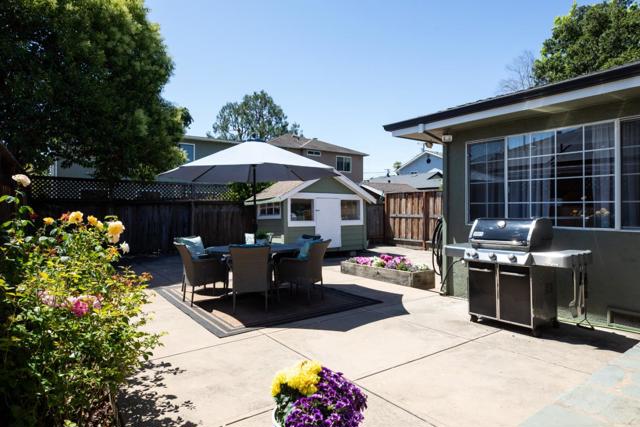 1949 Brittan Avenue, San Carlos CA: https://media.crmls.org/mediaz/d6aa668d-1eff-4219-86cc-30c428e42379.jpg
