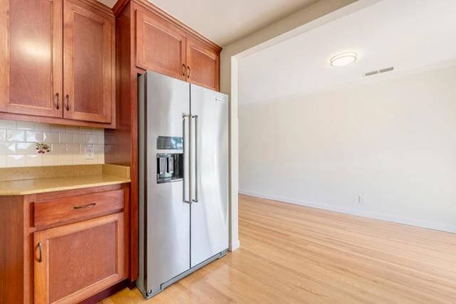 560 6th Avenue, Menlo Park CA: https://media.crmls.org/mediaz/d6ab1689-6565-4b6f-9b81-bb8c5f50af79.jpg