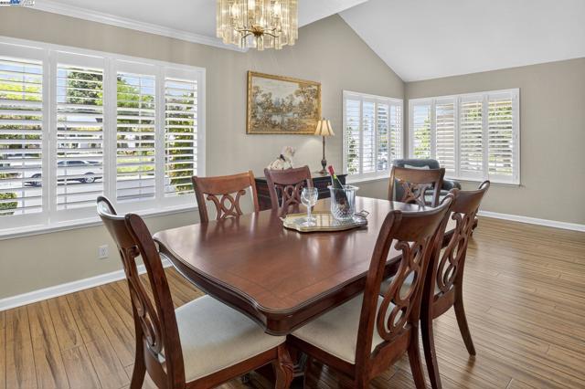 368 Beverly St, Livermore CA: https://media.crmls.org/mediaz/d6ab8f04-8f1f-4320-8d63-8058c7239ee6.jpg