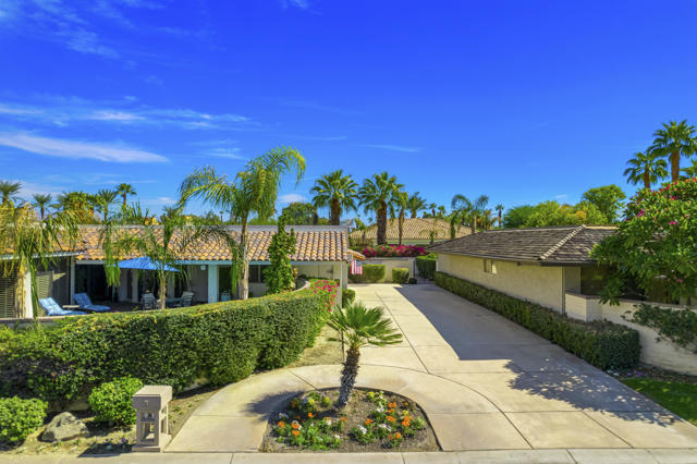 66 Dartmouth Drive, Rancho Mirage CA: https://media.crmls.org/mediaz/d6aba321-aede-4aba-94c1-b3b7bd64b403.jpg